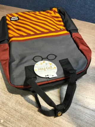 Mochila Harry Potter Loungefly Gris y Rojo Gafas