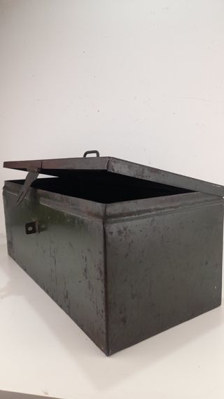 Cassetta porta attrezzi in metallo