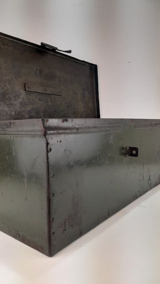 Cassetta porta attrezzi in metallo