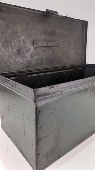 Cassetta porta attrezzi in metallo