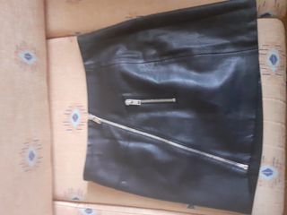 Minifalda cuero Stradivarius T.38