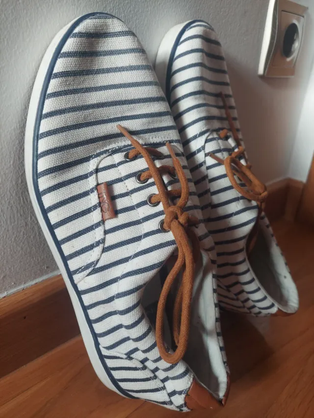 Zapatillas de lona a rayas Talla 42