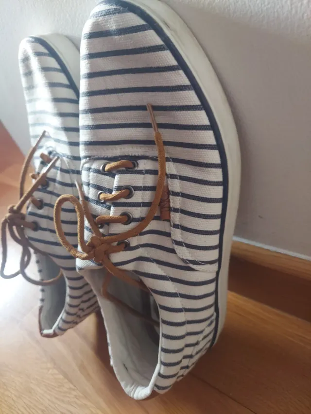 Zapatillas de lona a rayas Talla 42
