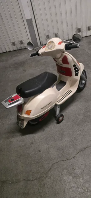 Moto Vespa Peg Perego 12V