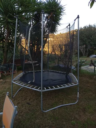 SALTADOR GRANDE DE UNOS 2 MTS DIAMETRO