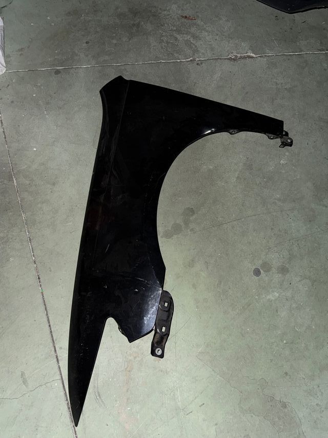 Aleta Delantera Izquierda Honda Negra