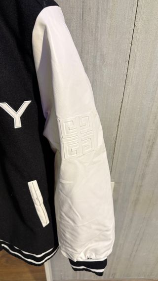 Chaqueta Givenchy Negra y Blanca