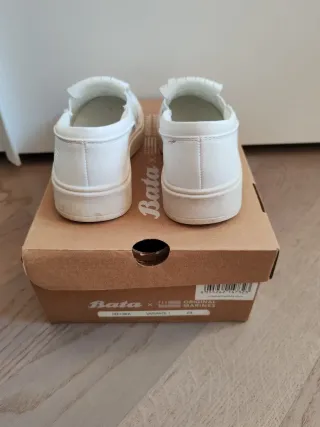 Scarpe Bata bianche con strass 29