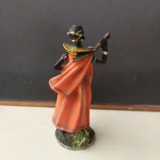 Figura étnica resina 17cm mujer naranja