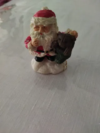 Piccolo Babbo Natale con orsacchiotto