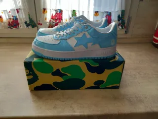 Scarpe BAPE azzurre e bianche
