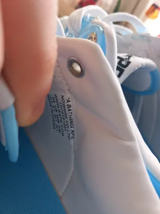 Scarpe BAPE azzurre e bianche