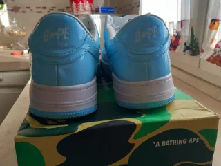 Scarpe BAPE azzurre e bianche