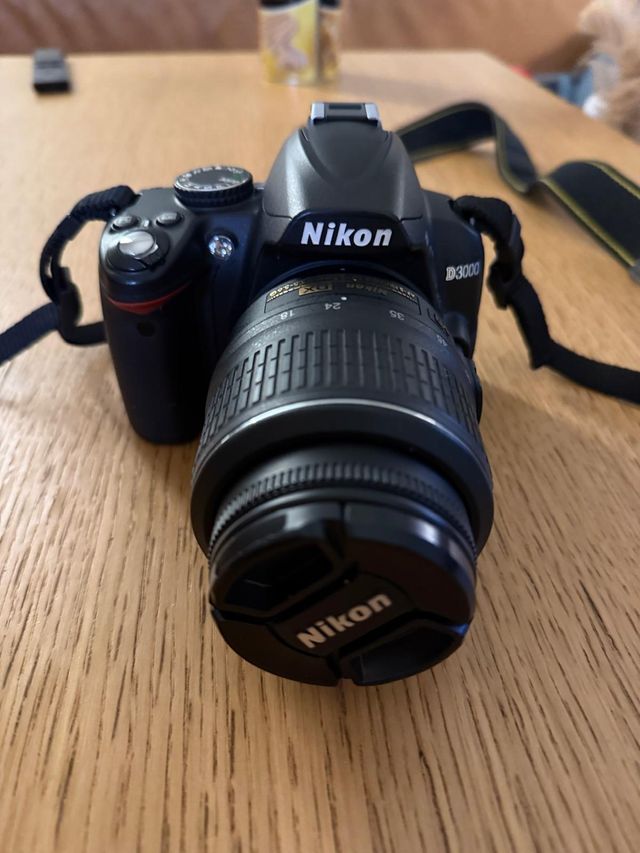 Fotocamera Nikon D3000 Nero