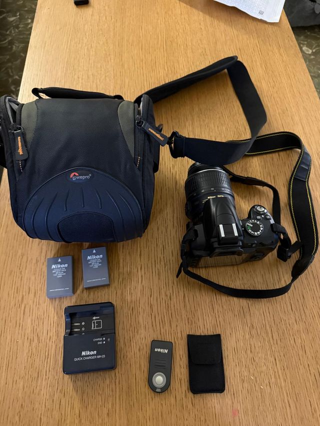 Fotocamera Nikon D3000 Nero