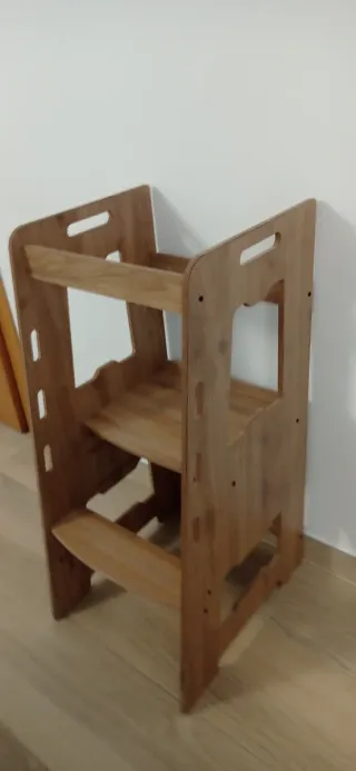 Torre di apprendimento Montessori in legno