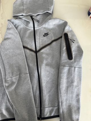 Sudadera Nike Tech Gris