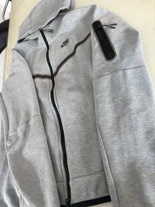 Sudadera Nike Tech Gris