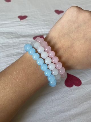 Pulseira feita à mão - miçangas brancas