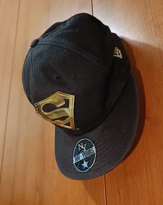 Gorra New Era Superman original broche strapback.