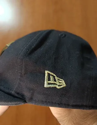 Gorra New Era Superman original broche strapback.