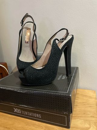 Zapatos de fiesta Xti negros con pedrería