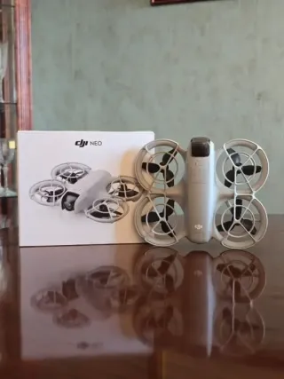 Dron DJI Neo
