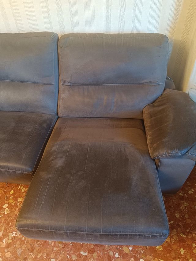 2 sofás de 150 cada uno de ante marrón y gris