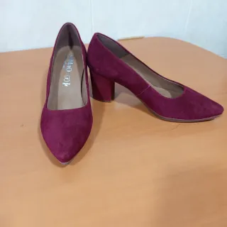 Zapatos tacón granates