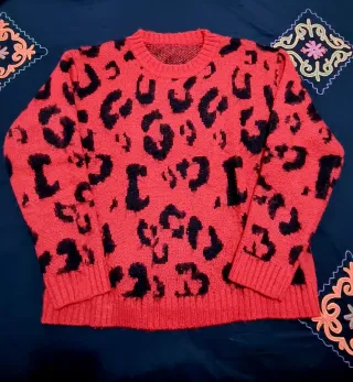 Suéter Animal Print Rojo y Negro