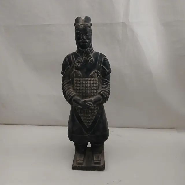 Grande figura guerriero in terracotta