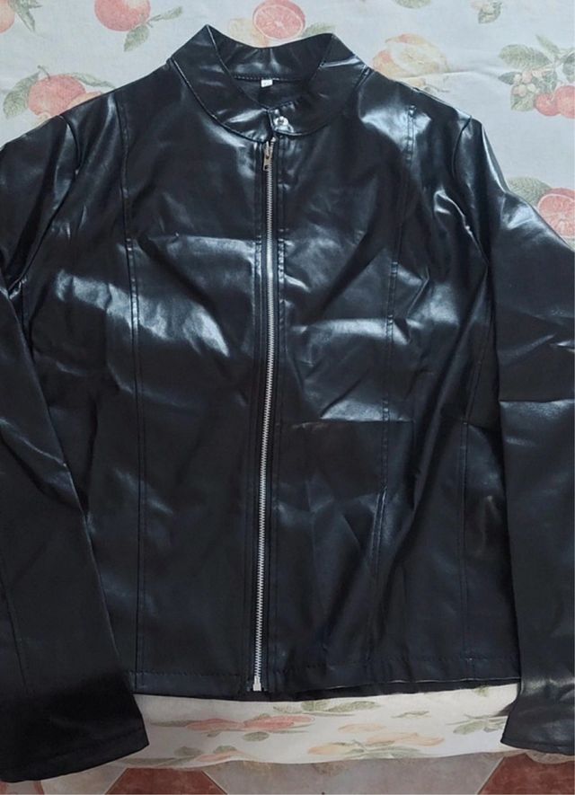 Chaqueta de cuero negra