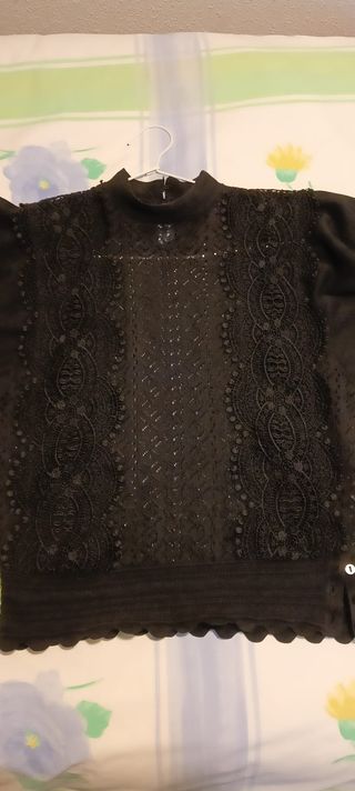 Camiseta negra encaje