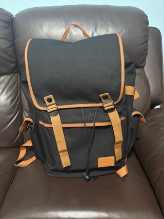 Mochila Tech Negra y Marrón TripIn