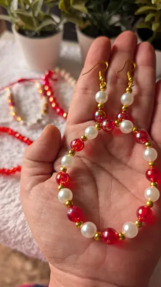 Conjunto Artesanal Rojo 4 Pulseras + pendientes