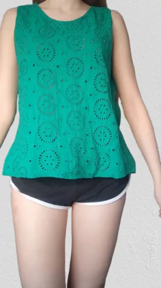 Camiseta nueva con etiqueta