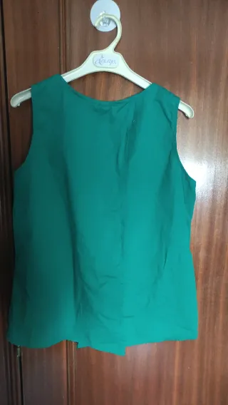 Camiseta nueva con etiqueta