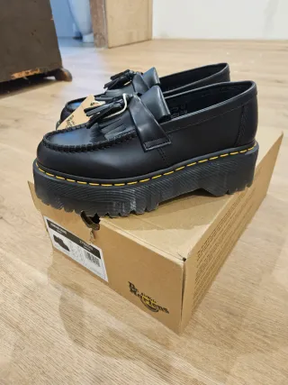 Mocasines Dr. Martens plataforma negros