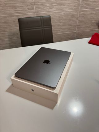 MacBook Air M3 13” - Garanzia attiva