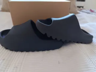 Yeezy Slide Gris Talla 38 Originales