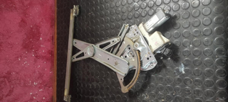 Motor elevalunas delantero derecho 99204610