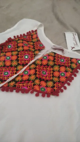 Camiseta nueva con etiqueta