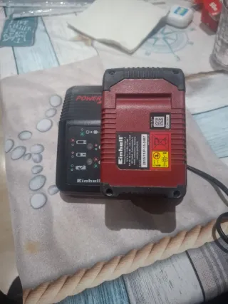 Batería y Cargador Einhell Power X-Change