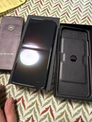 Motorola Razr 60 Ultra Nero in garanzia