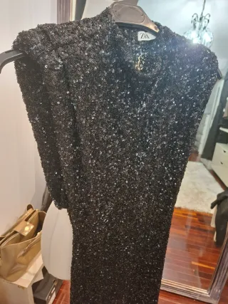 Vestido lentejuelas Zara hombreras Talla XS