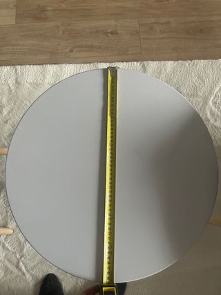 Set di tre tavolini rotondi grigi con design moderno ed elegante