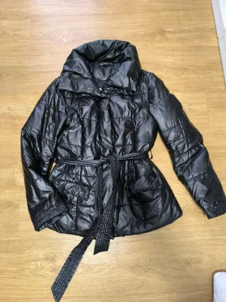 Anorak negro con cinturón