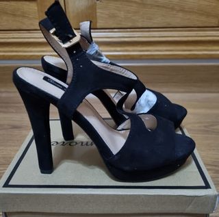 Sandalias tacón terciopelo negro Amor Amore