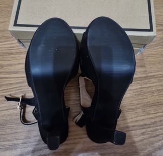 Sandalias tacón terciopelo negro Amor Amore