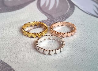 Conjunto anillos amor y corazones